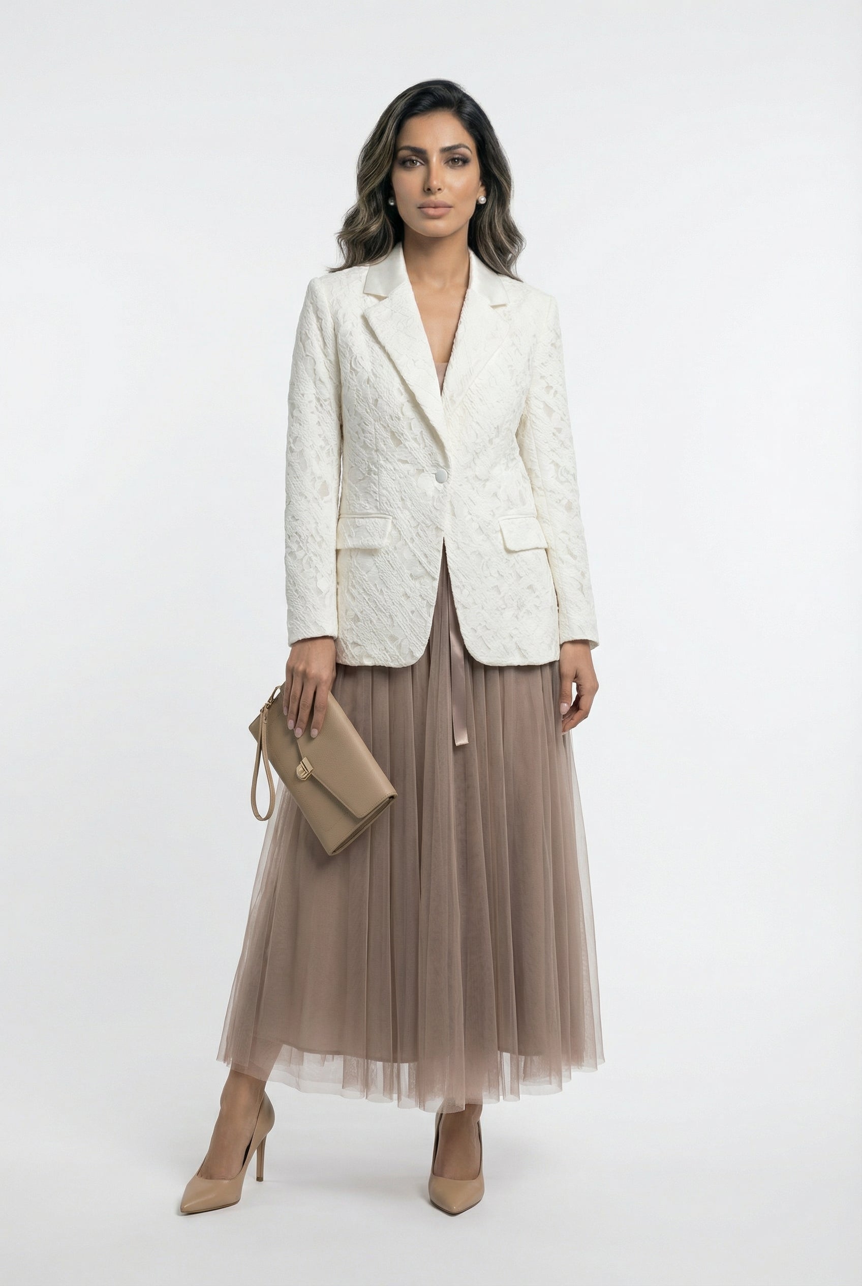 Loma Floral Lace Sequins Embroidery Jacket جاكيت مطرز بالترتر والدانتيل الزهري - Brown Loft