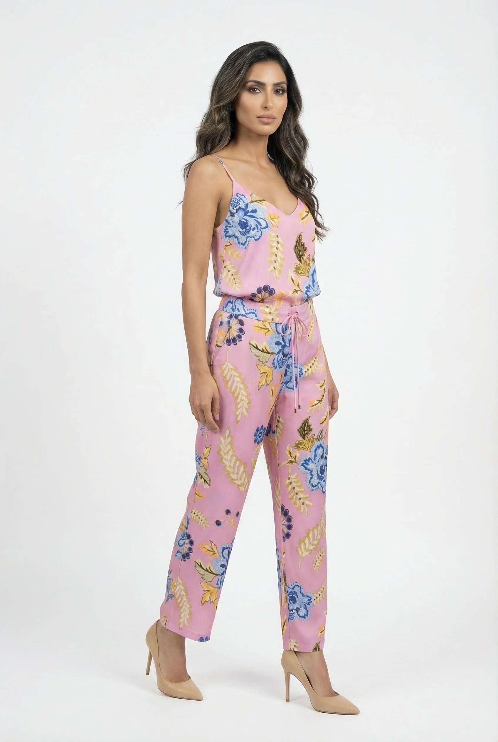 LS2615061 Floral Print Camisole Satin Top بلوزة ساتان بحمالات مطبوعة بنقشة الأزهار - Brown Loft