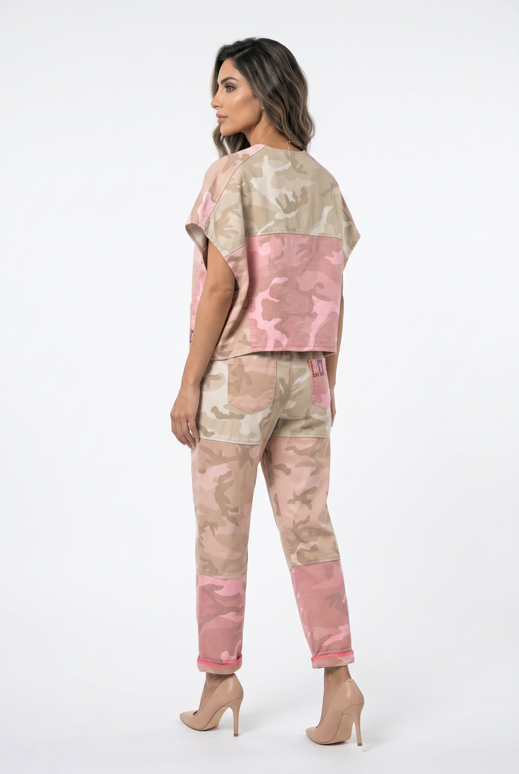 Iris Camouflage Patterned Oversized Sleeveless Jacket جاكيت بدون أكمام بنقشة مموهة وواسع - Brown Loft