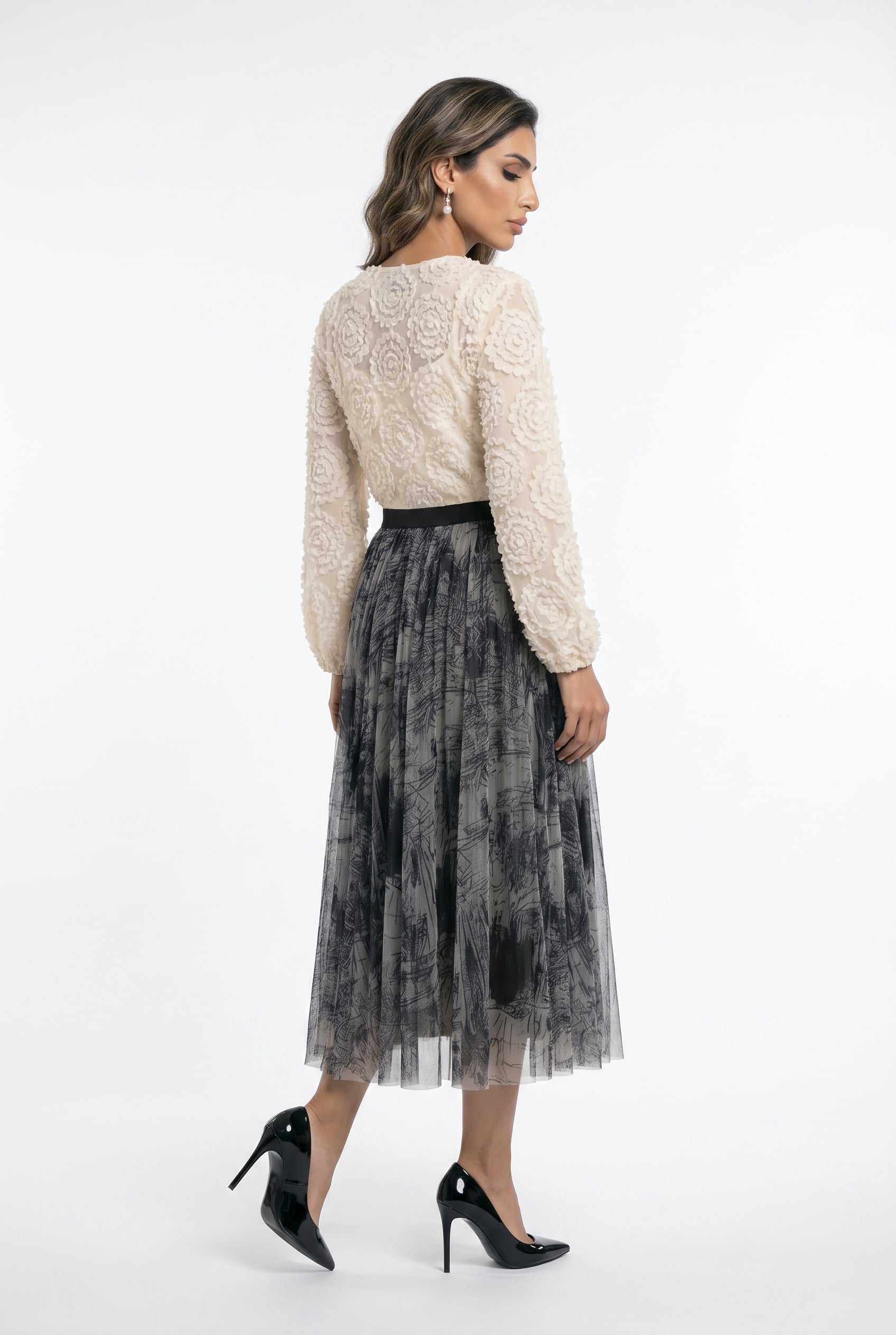 08202-1 Long Tulle Skirt تنورة تول طويلة بطبعة تجريدية