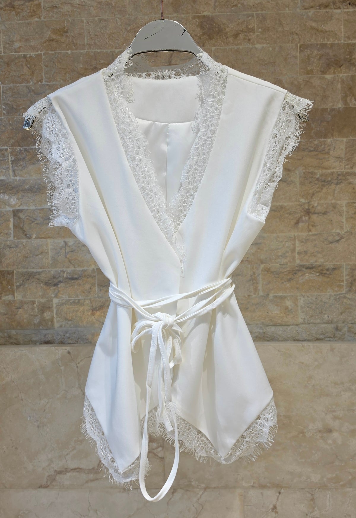 Single Snap Buttoned Sleeveless Vest JM33611