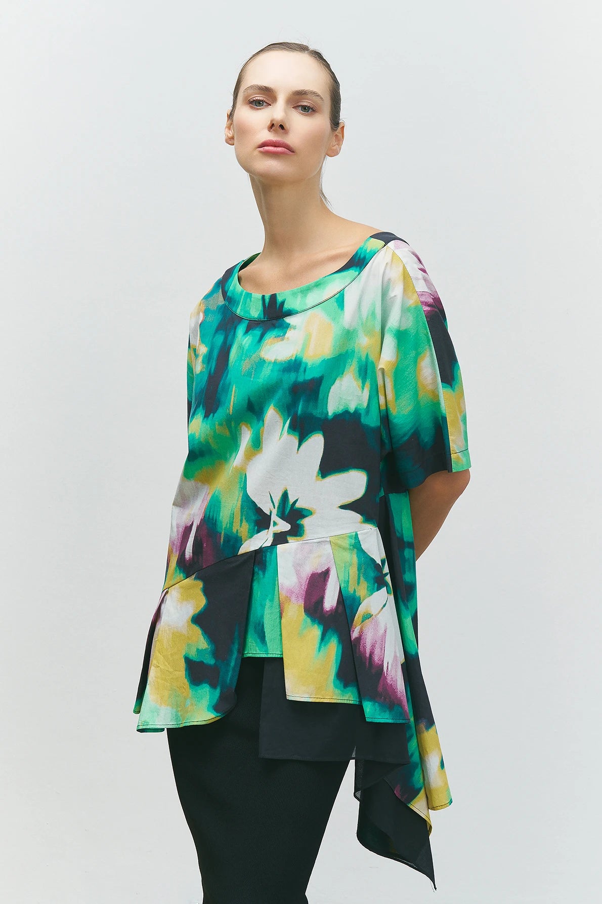 توب بياتو بياقة واسعة ومطبوع