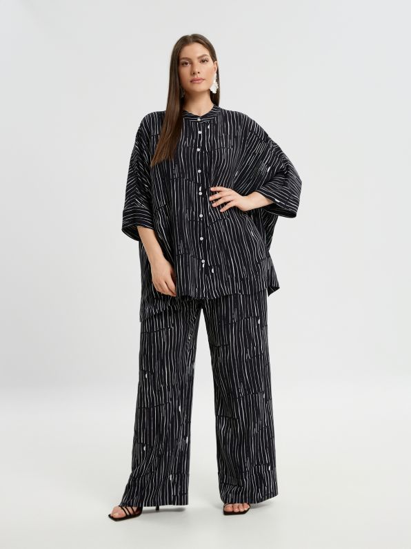 Buttoned Round Neck Oversized Shirt - 8301.3007