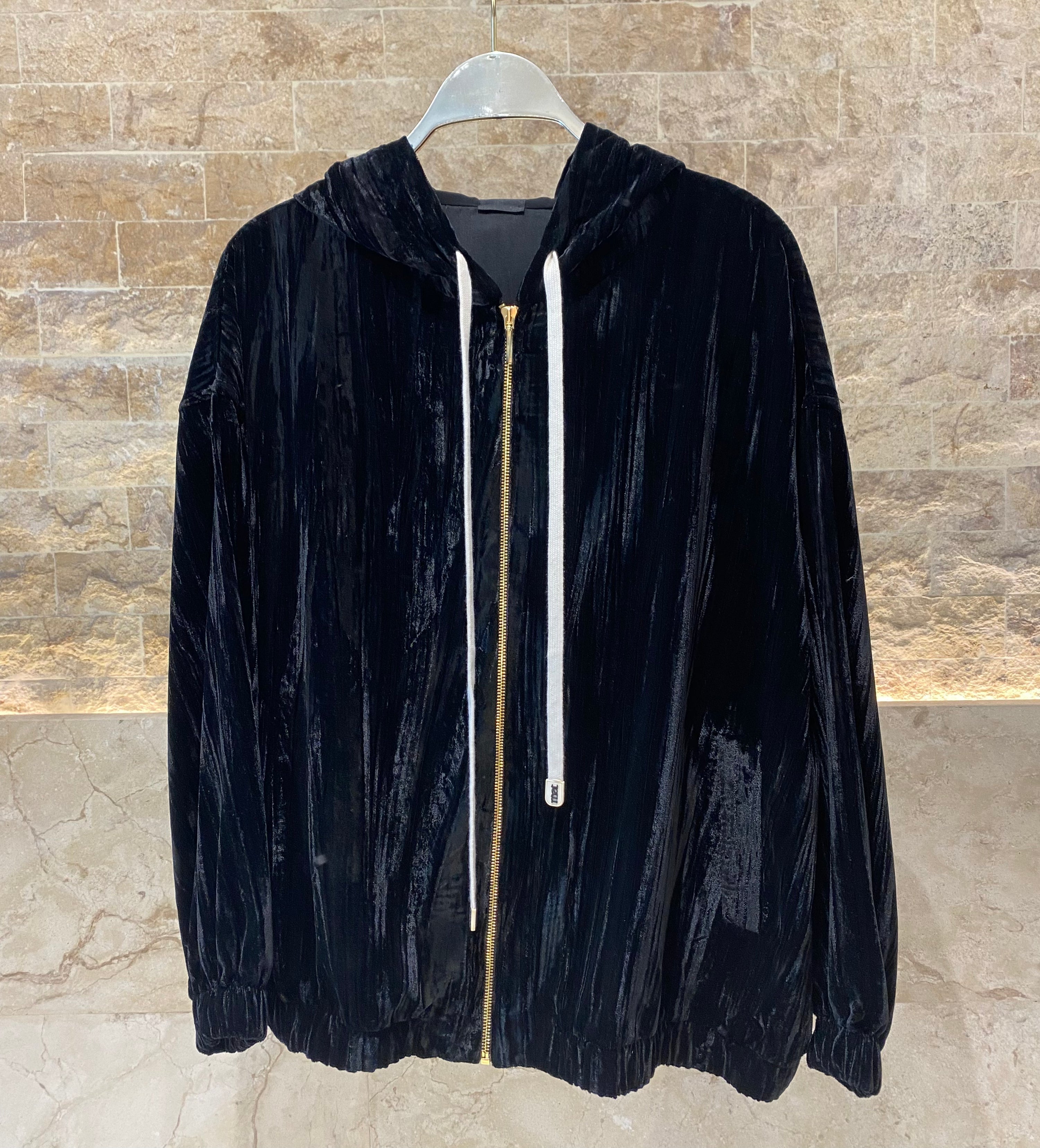 8401.4045 Hooded Crushed Velvet Oversized Jacket سترة كبيرة الحجم من المخمل المكسر بغطاء للرأس - Brown Loft