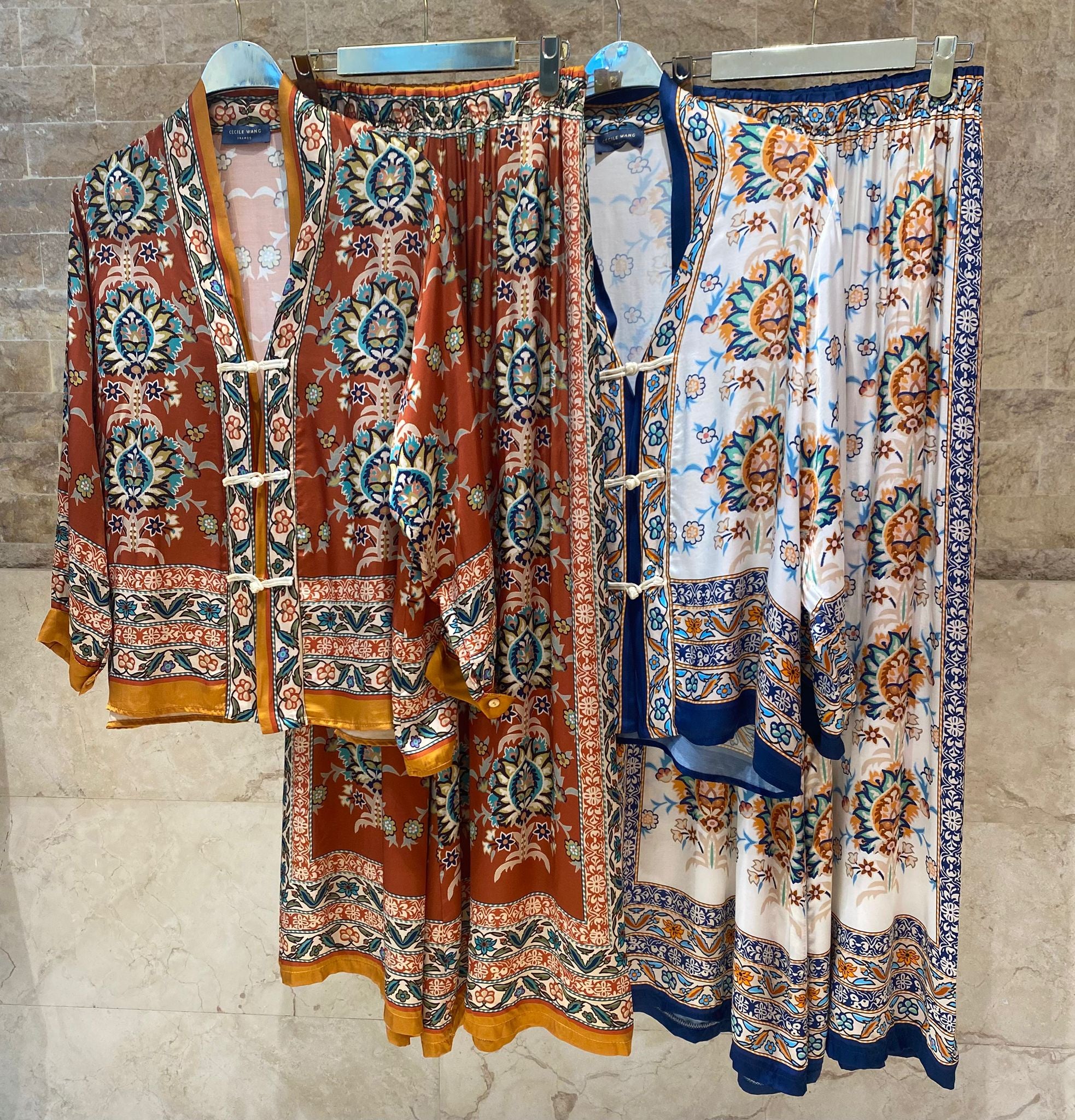 BCG03733 Printed Satin Jacket and Pants Set