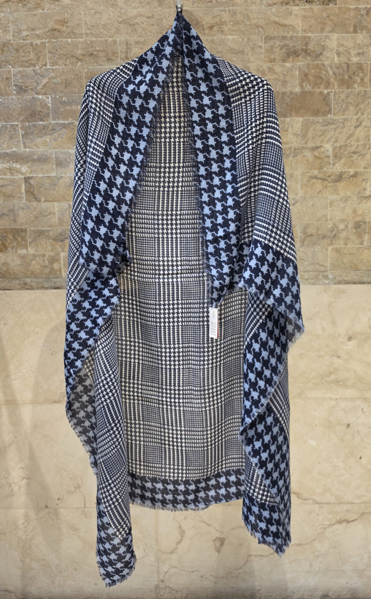 C24507 Square Houndstooth Scarf