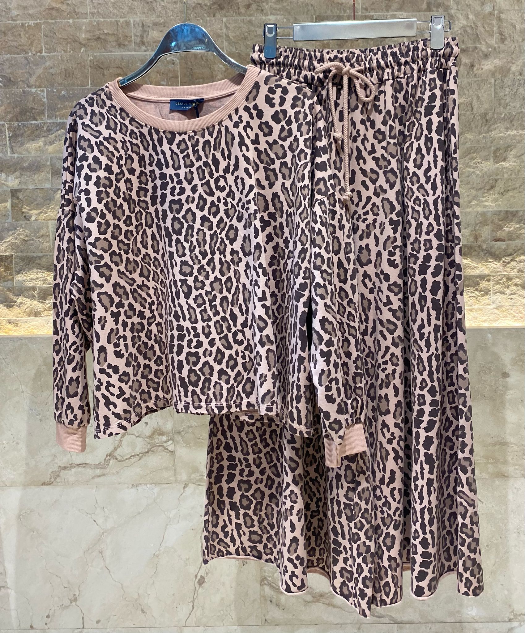 CWM53903/905 Oversized Leopard Print Sweater and Pants Set - Brown Loft