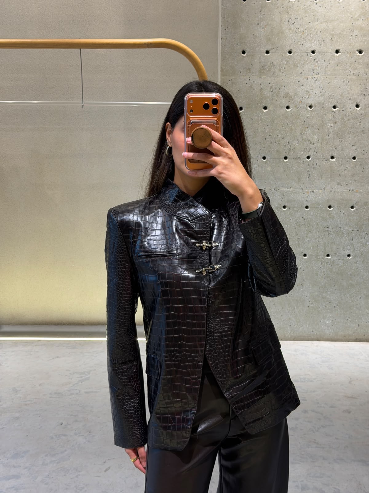 Croc-effect jacket with high collar U512611