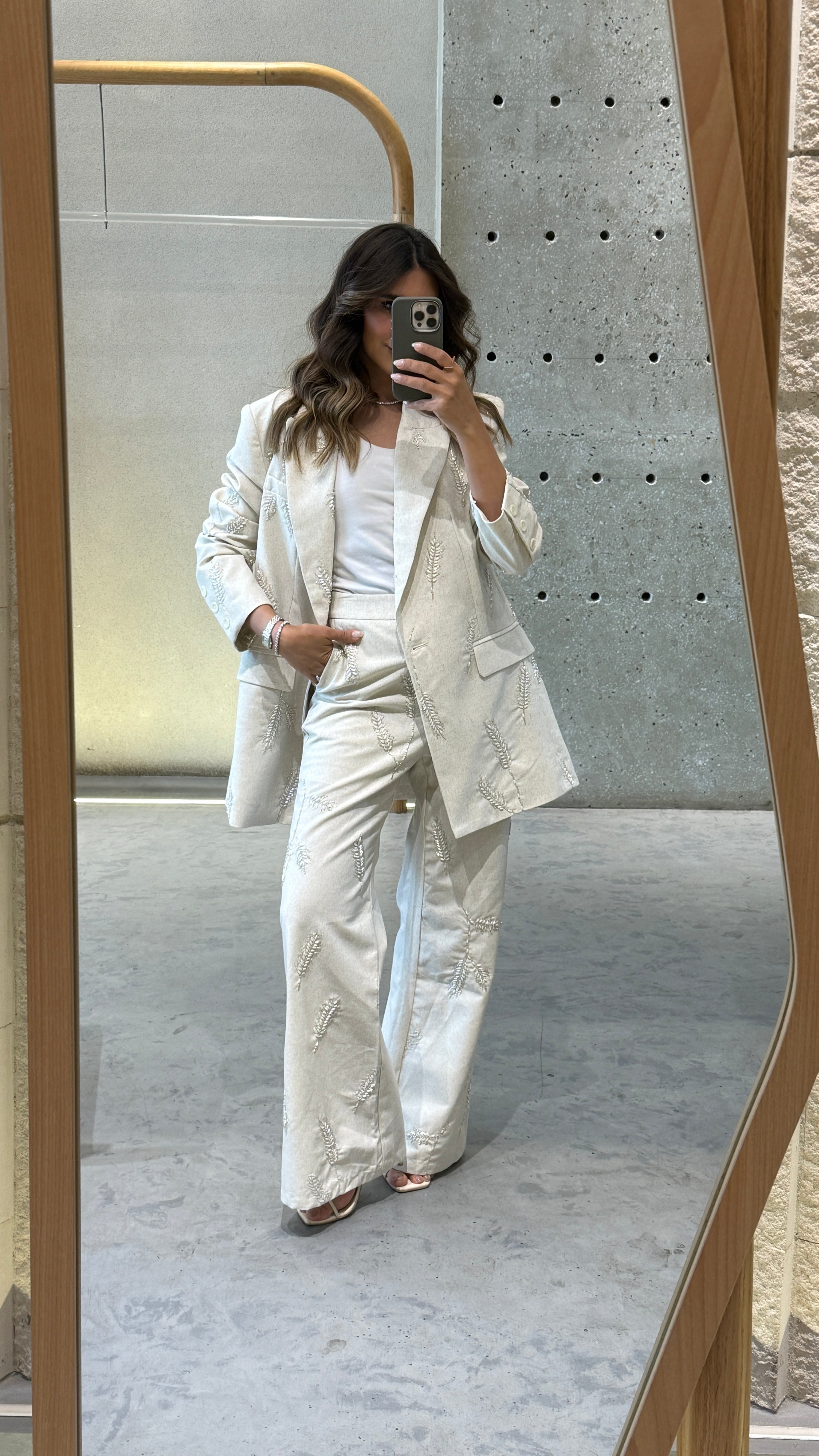 Fenty Embroidered Linen Jacket جاكيت من الكتان المطرز - Brown Loft