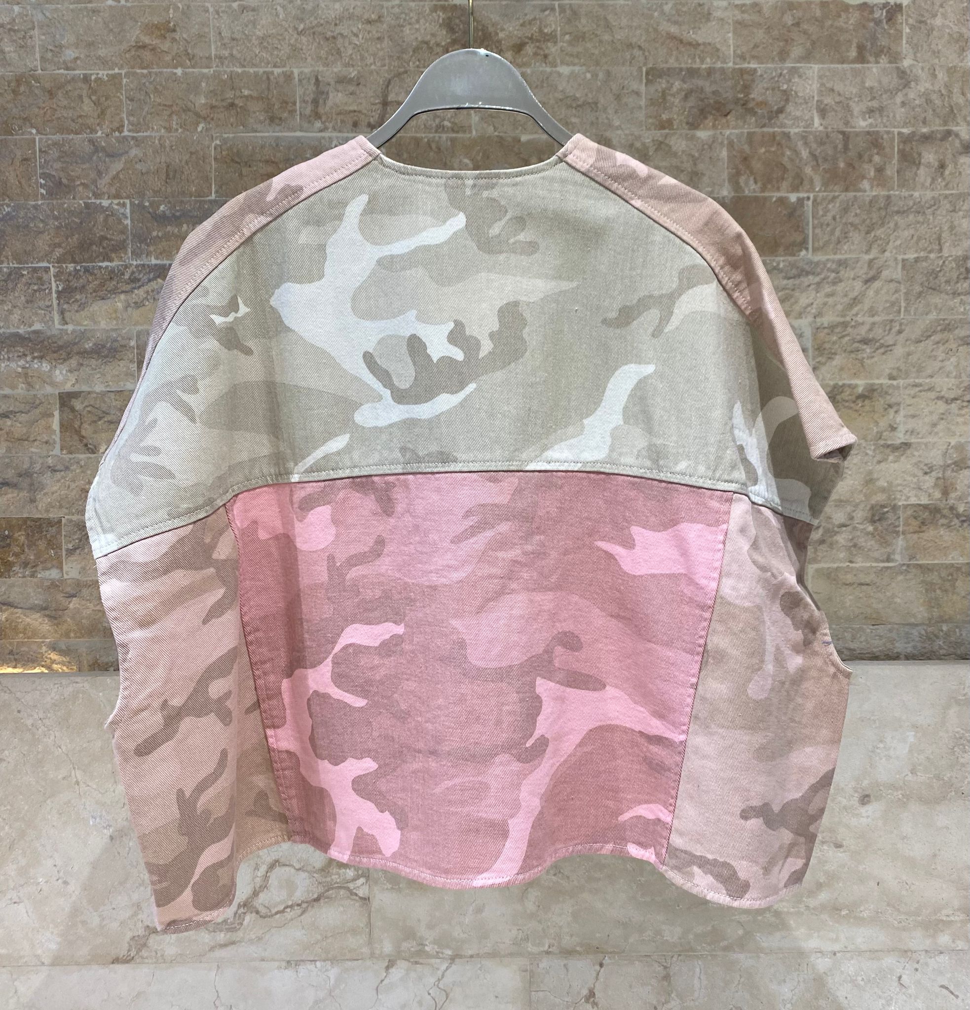 Iris Camouflage Patterned Oversized Sleeveless Jacket جاكيت بدون أكمام بنقشة مموهة وواسع - Brown Loft