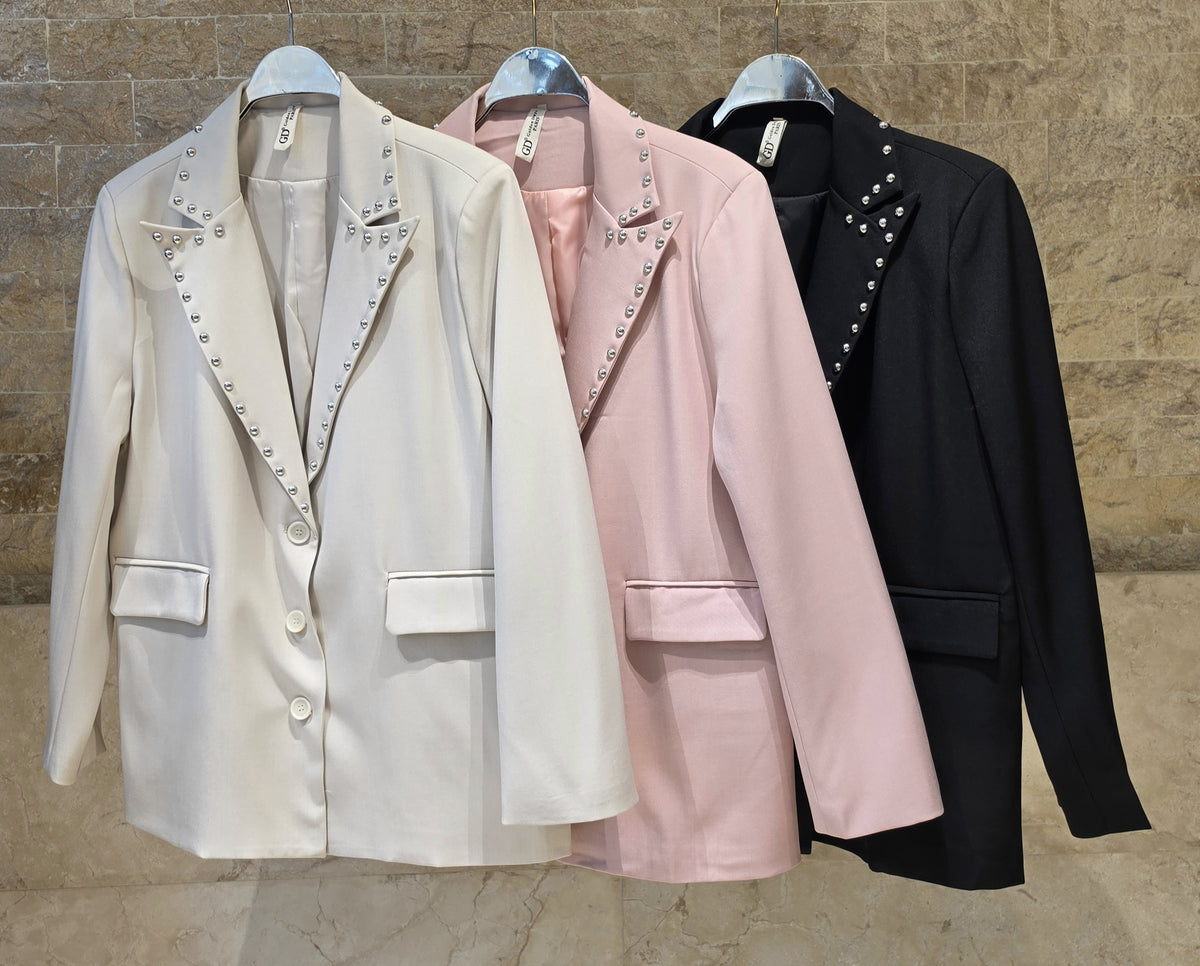 Straight-cut blazer jacket with studded lapel collar JM33607