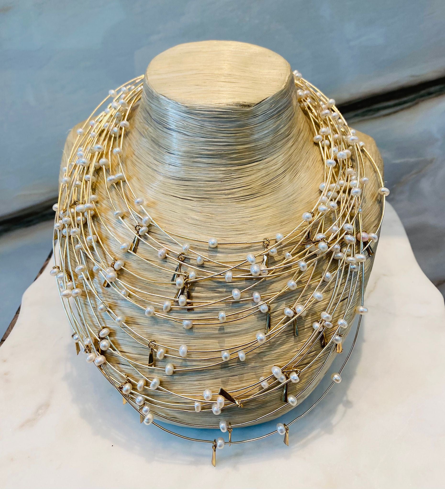 MOD 25 Multi Strand Gold Wire Necklace قلادة متعددة الخيوط من الأسلاك الذهبية - Brown Loft