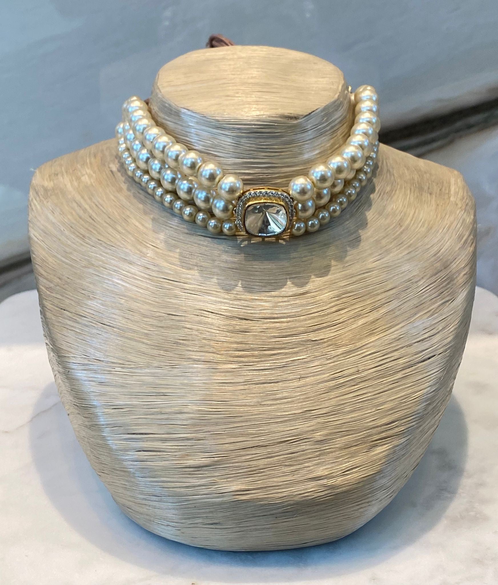 MOD 47 Pearl Choker Necklace قلادة اللؤلؤ المختنق - Brown Loft
