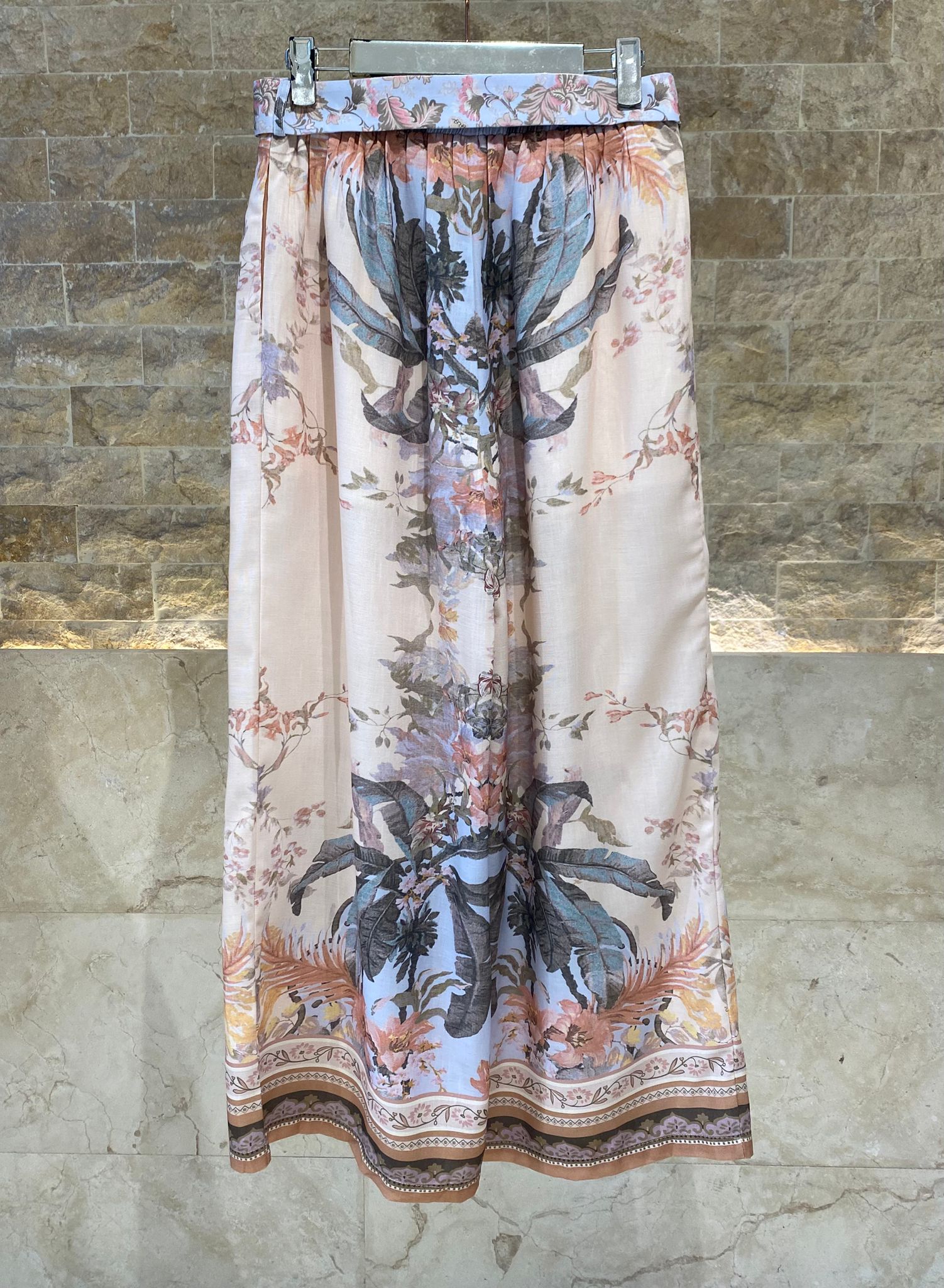Noemie Floral and Fauna Pants بنطلون مزين بالزهور والحيوانات - Brown Loft