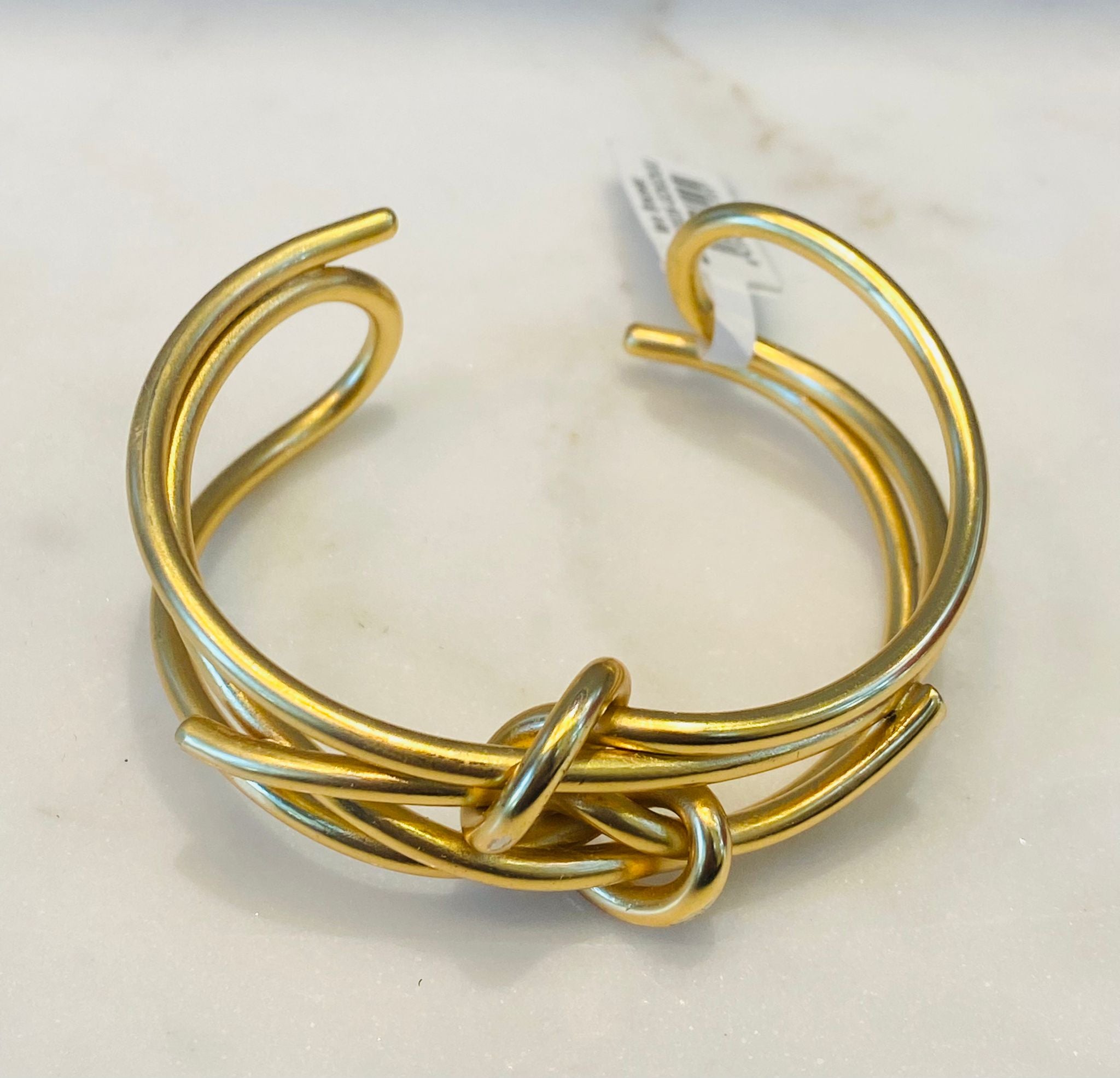 Vera Bracelet سوار مفتوح مزدوج بتفاصيل عقدة