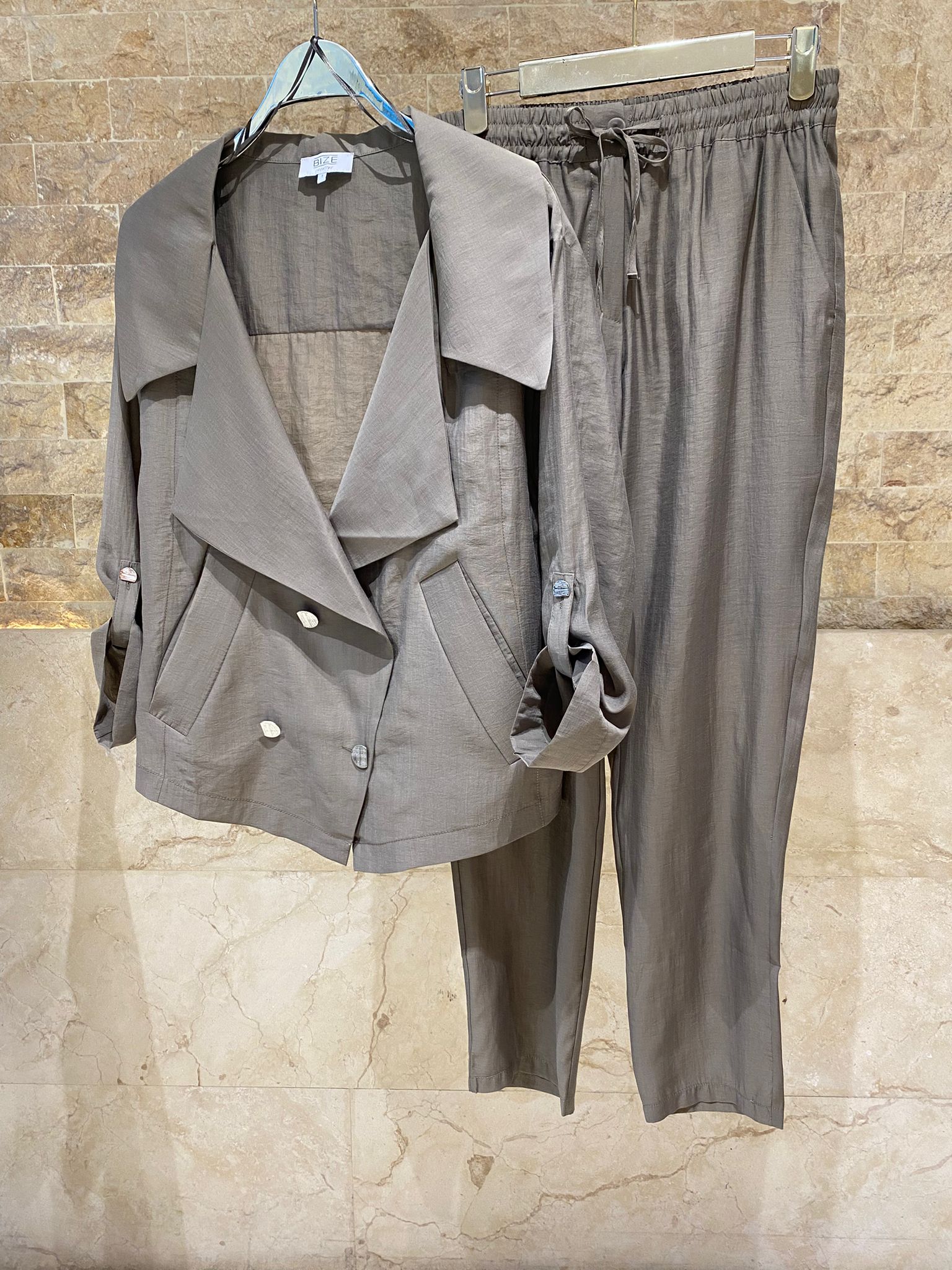 26SS-BC5098/7064 Wide Lapel Cropped Tencel Jacket & Pants Set - Brown Loft