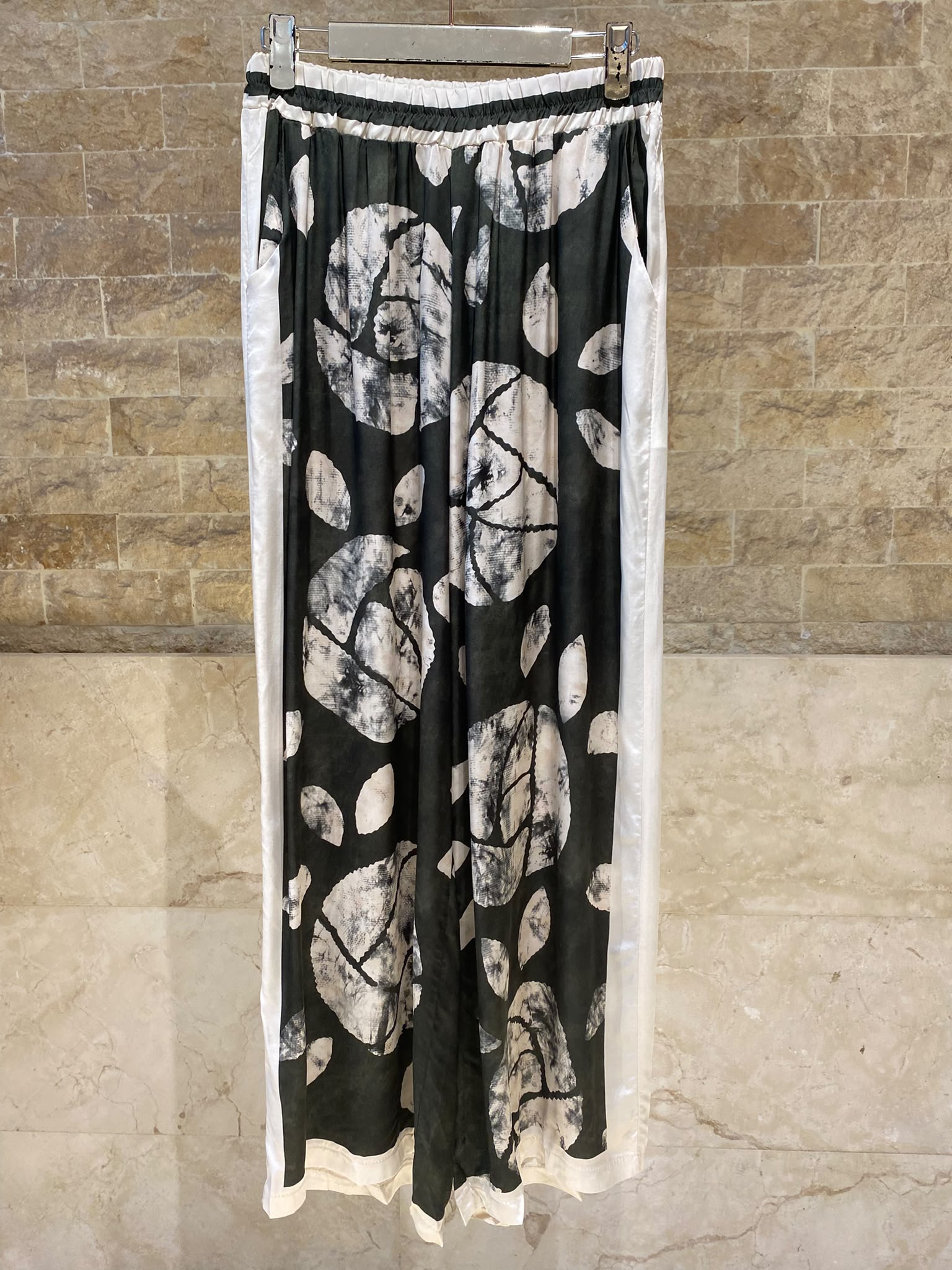 Leaf Print Satin Jacket and Pants Set KD88009/9099VS-14