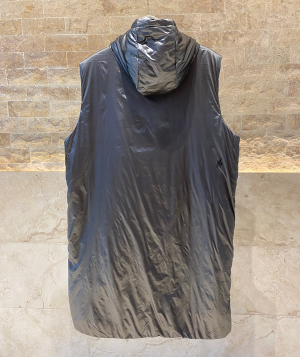 0004.3504 Puffer Metallic Sleeveless Jacket سترة معدنية منفوخة بدون أكمام