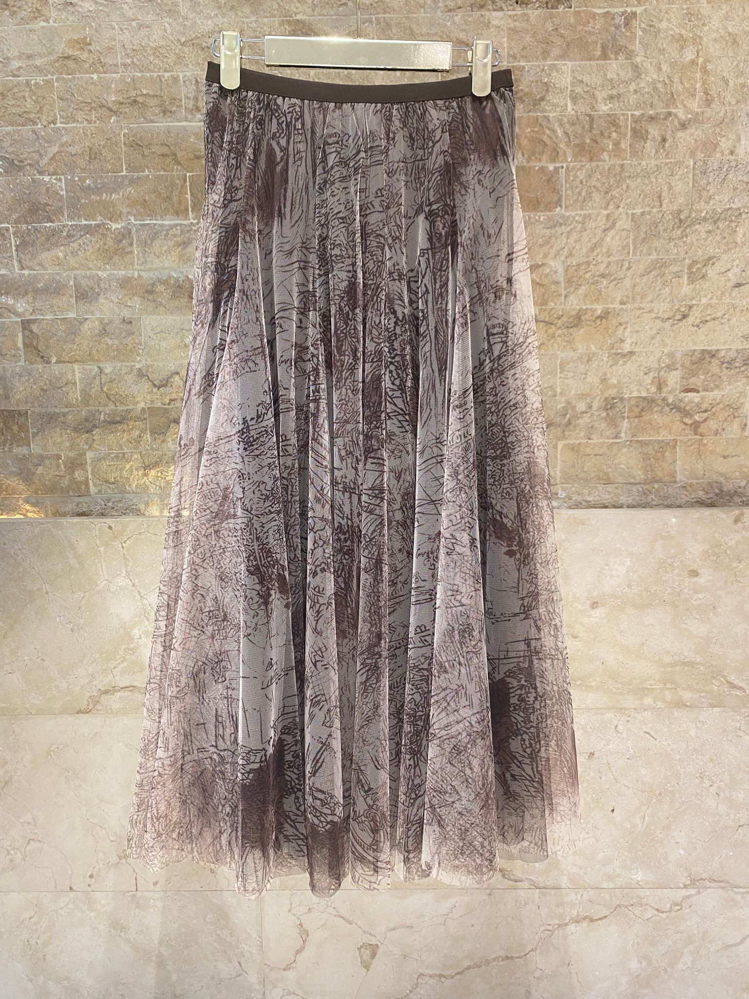 08202-1 Long Tulle Skirt تنورة تول طويلة بطبعة تجريدية