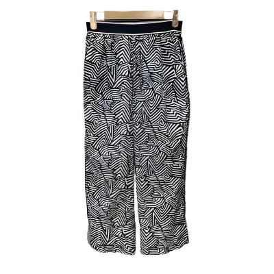 33-5000 (Geometric Crop Pants) السراويل المحاصيل الهندسية