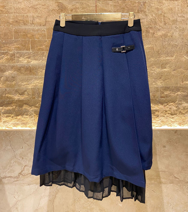 17S2001 (Pleated Layered Crepe Skirt) تنورة كريب مطوي الطبقات