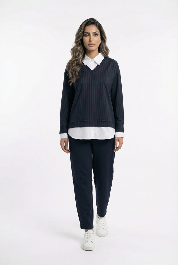 8401.1023 Collared Oversized Pinstripe Top بلوزة مخططة كبيرة الحجم بياقة