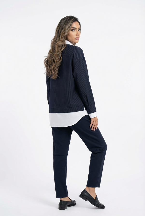 8401.1023 Collared Oversized Pinstripe Top بلوزة مخططة كبيرة الحجم بياقة