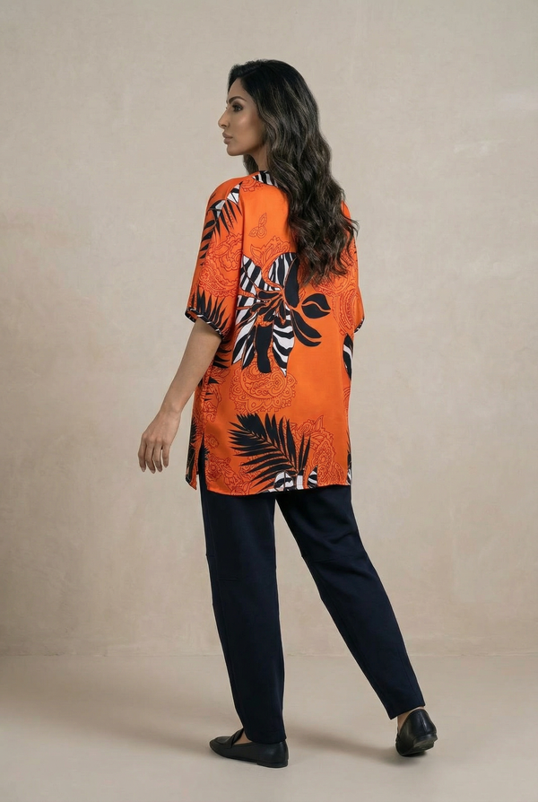 8101.1041 Oversized Satin Top أعلى الساتان المتضخم