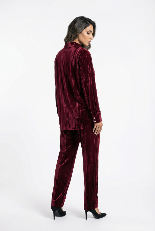 8401.3005 Collared Crushed Velvet Oversized Shirt قميص كبير الحجم من المخمل المكسر ذو الياقة