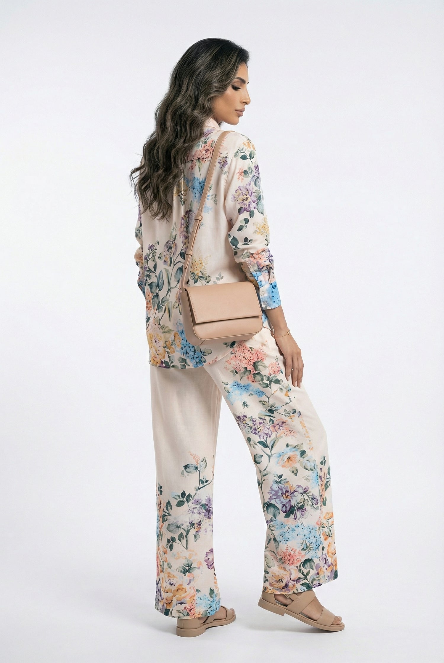 Dorine Floral Print Semi Sheer Shirt قميص شبه شفاف بطبعة زهور - Brown Loft