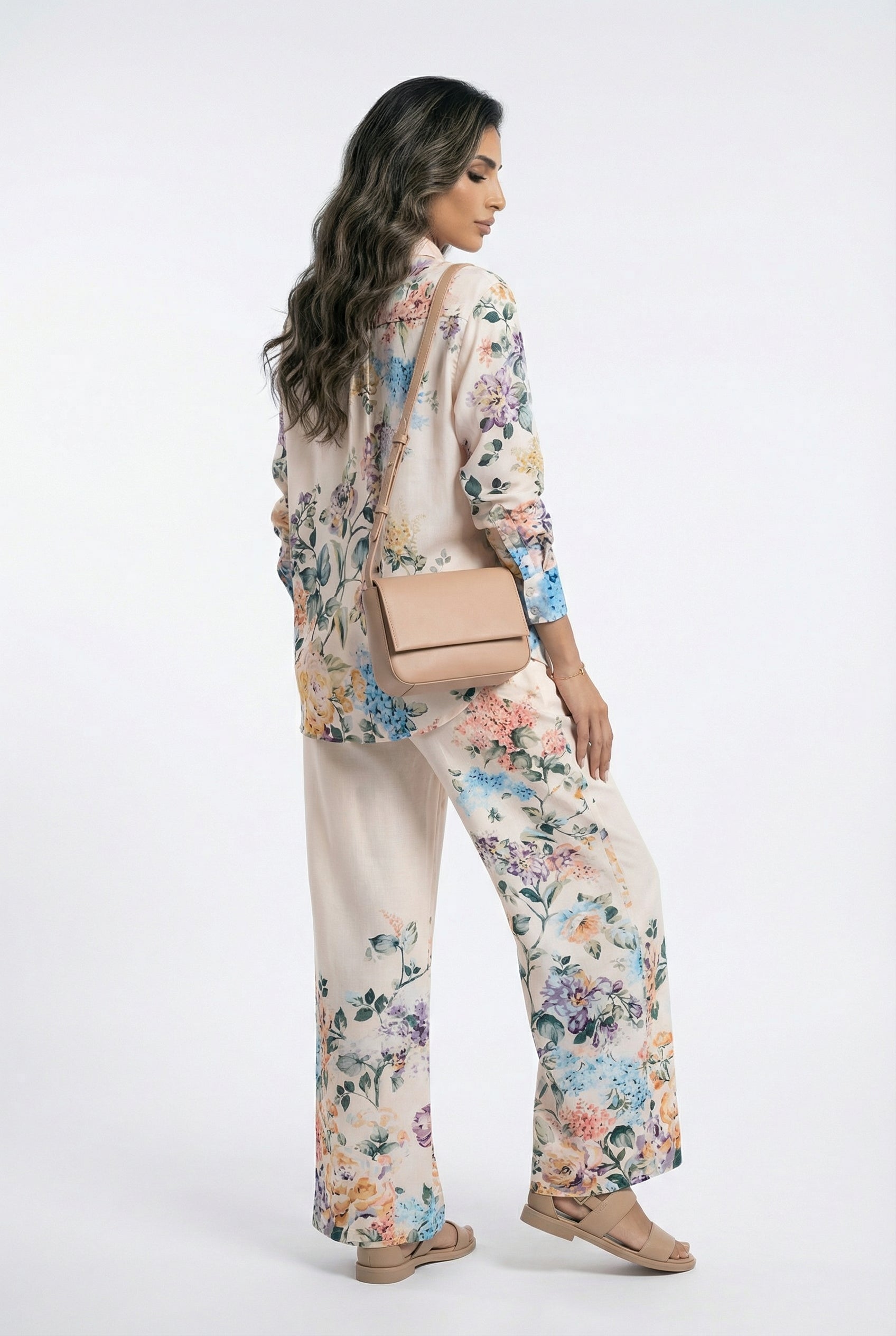 Dorine Floral Print Semi Sheer Shirt قميص شبه شفاف بطبعة زهور - Brown Loft