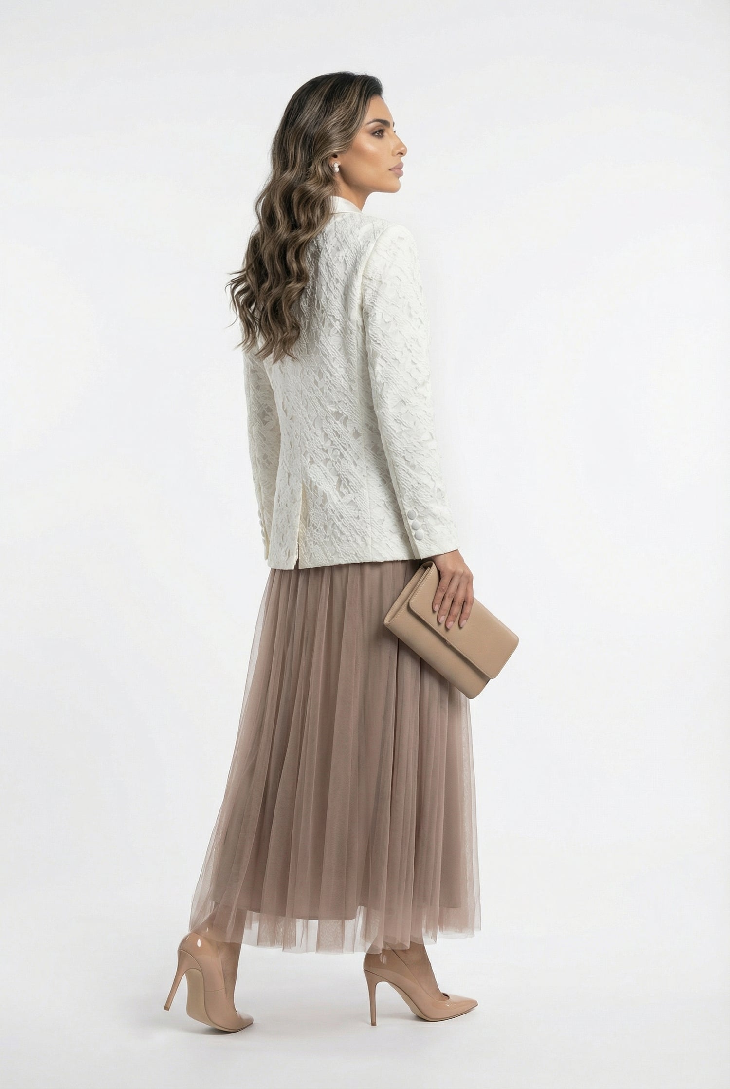 Loma Floral Lace Sequins Embroidery Jacket جاكيت مطرز بالترتر والدانتيل الزهري - Brown Loft