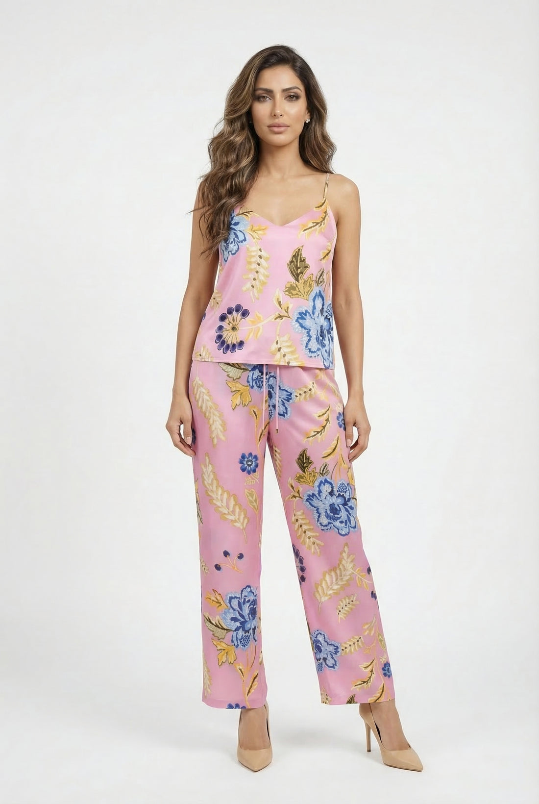 LS2615061 Floral Print Camisole Satin Top بلوزة ساتان بحمالات مطبوعة بنقشة الأزهار - Brown Loft