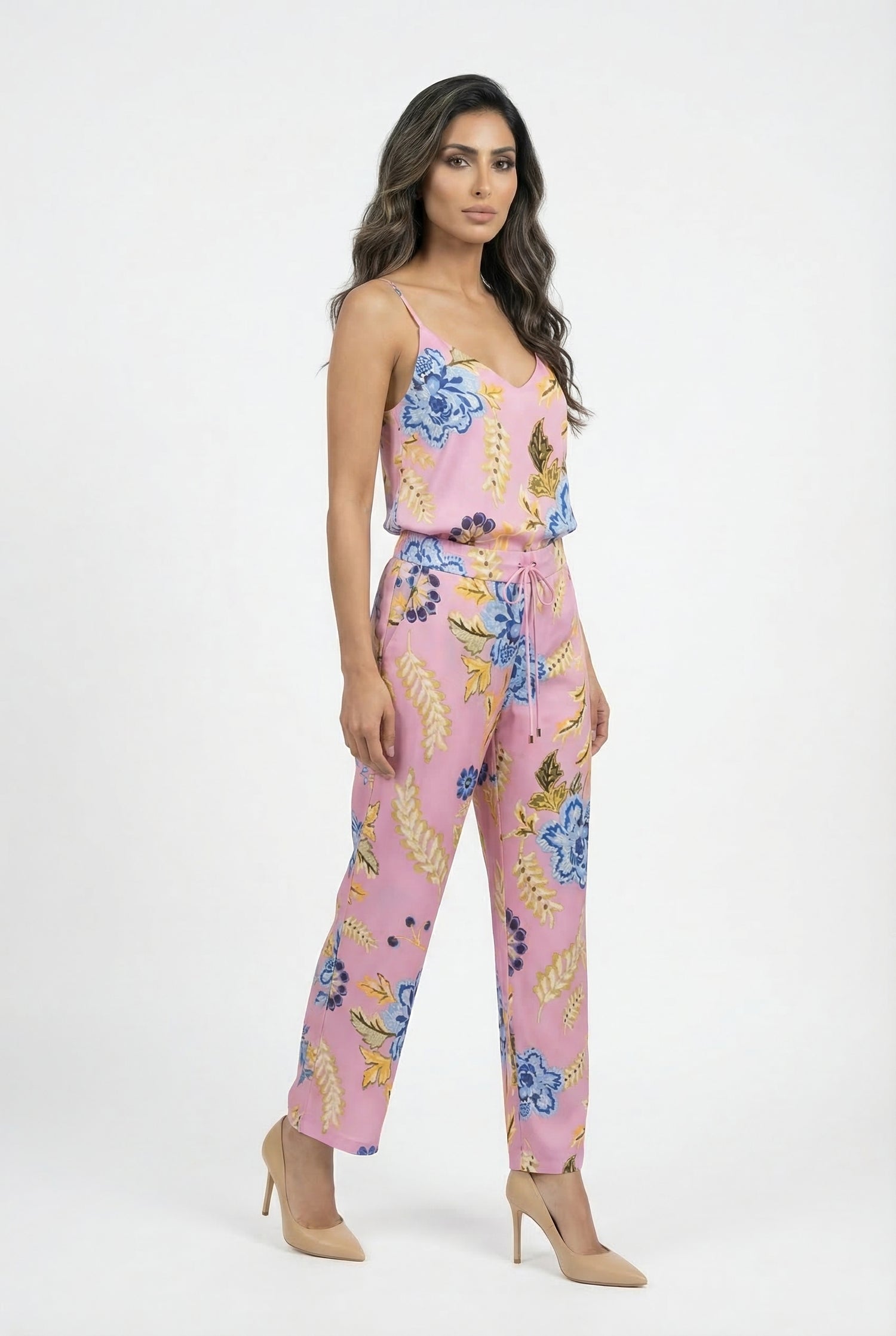 LS2615061 Floral Print Camisole Satin Top بلوزة ساتان بحمالات مطبوعة بنقشة الأزهار - Brown Loft