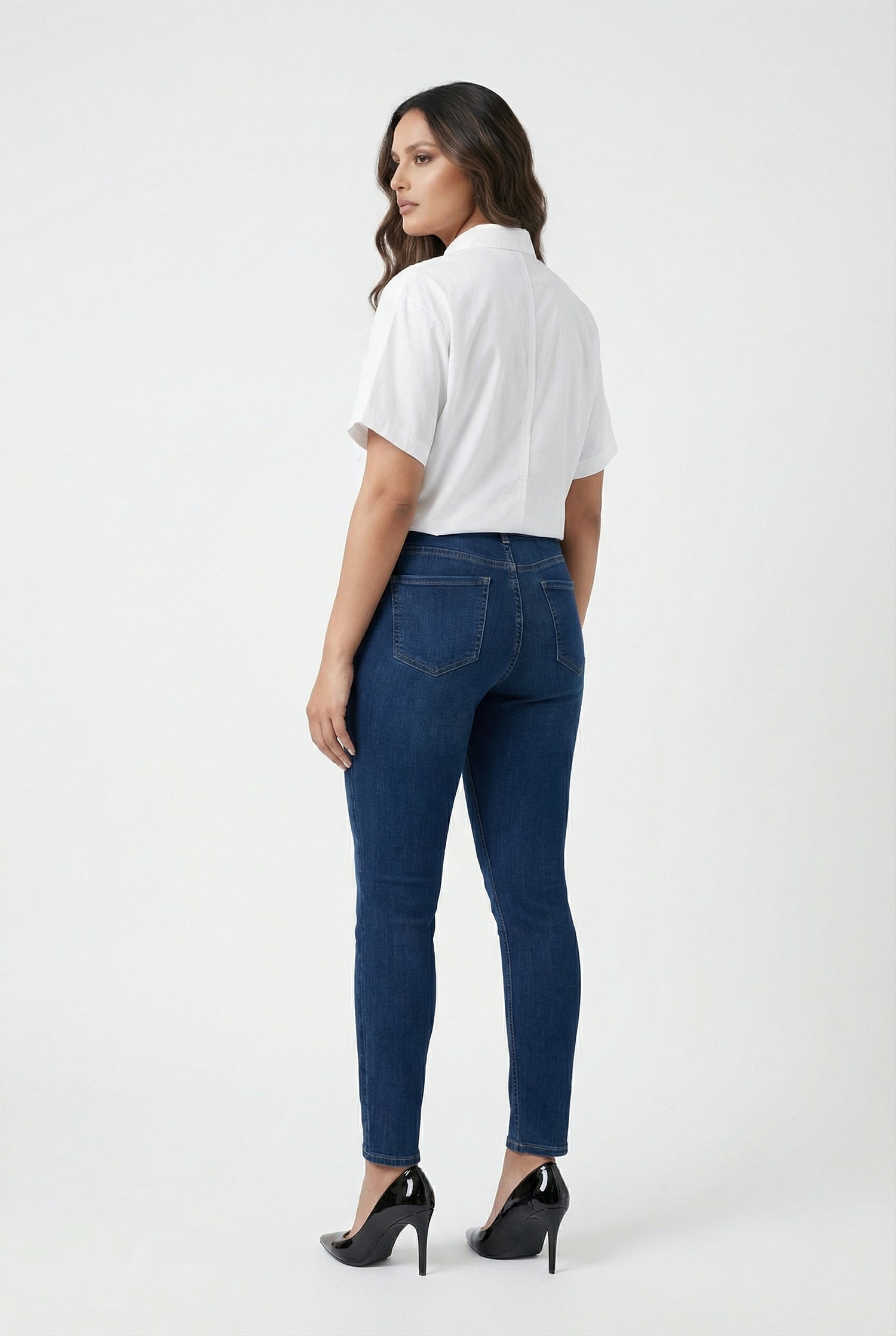 8501.3047 Oversized Cotton Poplin Shirt قميص قطني بوبلين واسع - Brown Loft