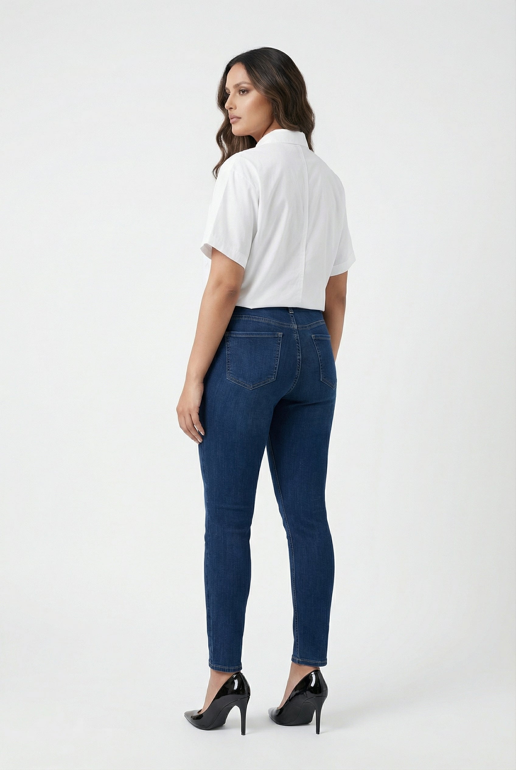 8501.3047 Oversized Cotton Poplin Shirt قميص قطني بوبلين واسع - Brown Loft