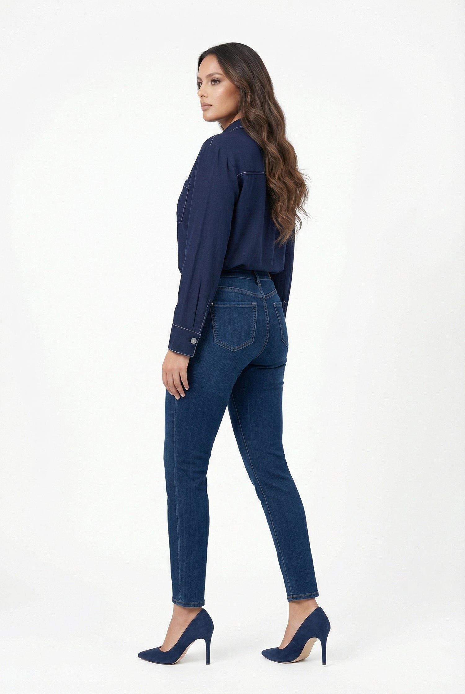 8501.3053  Oversized Long Back Linen Shirt قميص كتان واسع بظهر طويل - Brown Loft