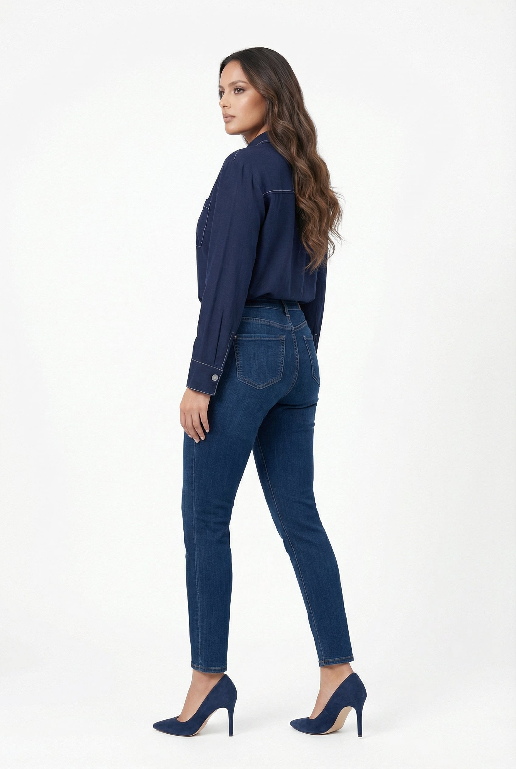 8501.3053  Oversized Long Back Linen Shirt قميص كتان واسع بظهر طويل - Brown Loft
