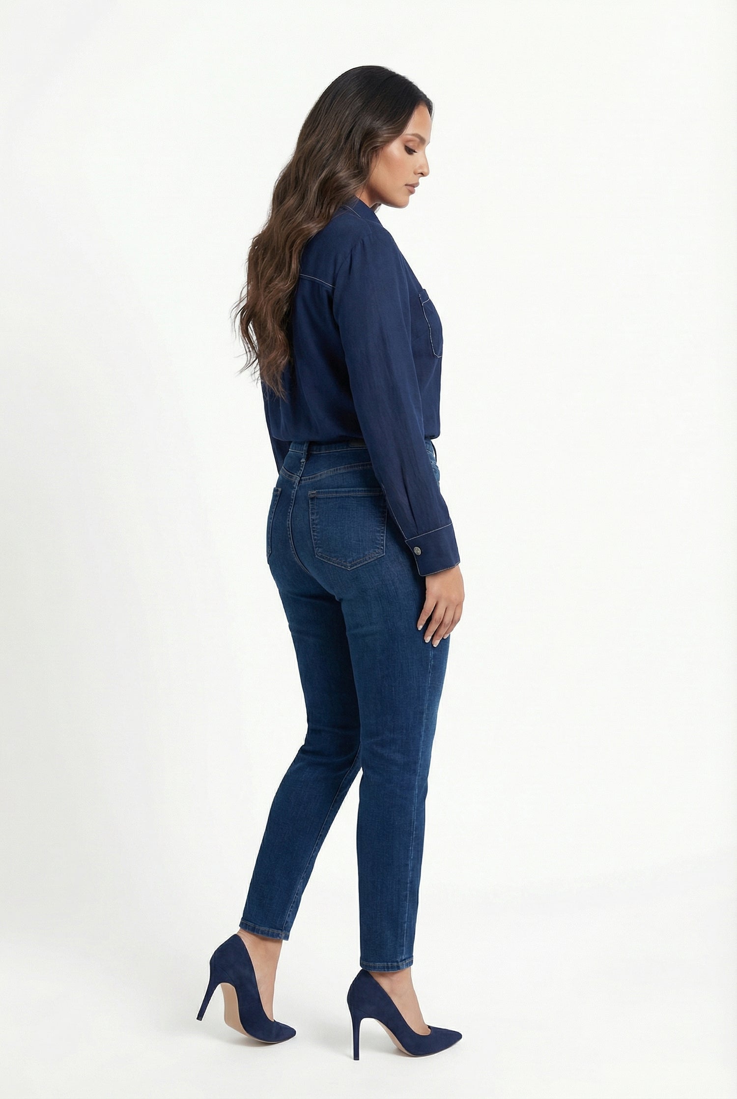 8501.3053  Oversized Long Back Linen Shirt قميص كتان واسع بظهر طويل - Brown Loft