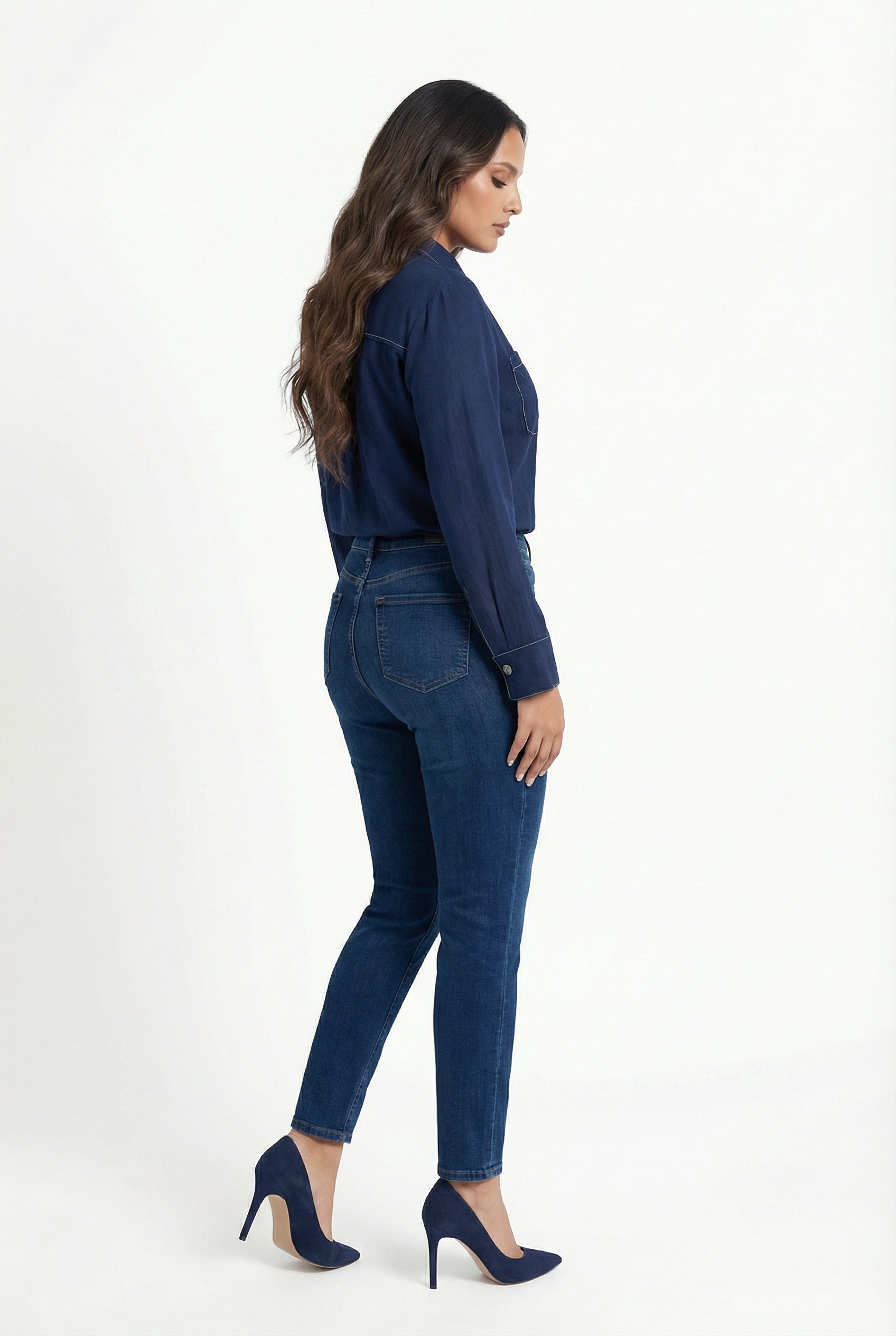 8501.3053  Oversized Long Back Linen Shirt قميص كتان واسع بظهر طويل - Brown Loft