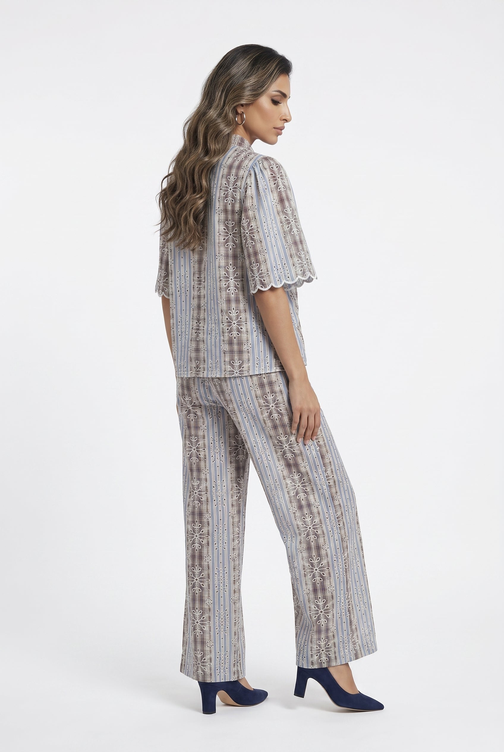 Nickita/Aude Eyelet Embroidery Top and Pants بلوزة وبنطال مطرزان بفتحات معدنية - Brown Loft