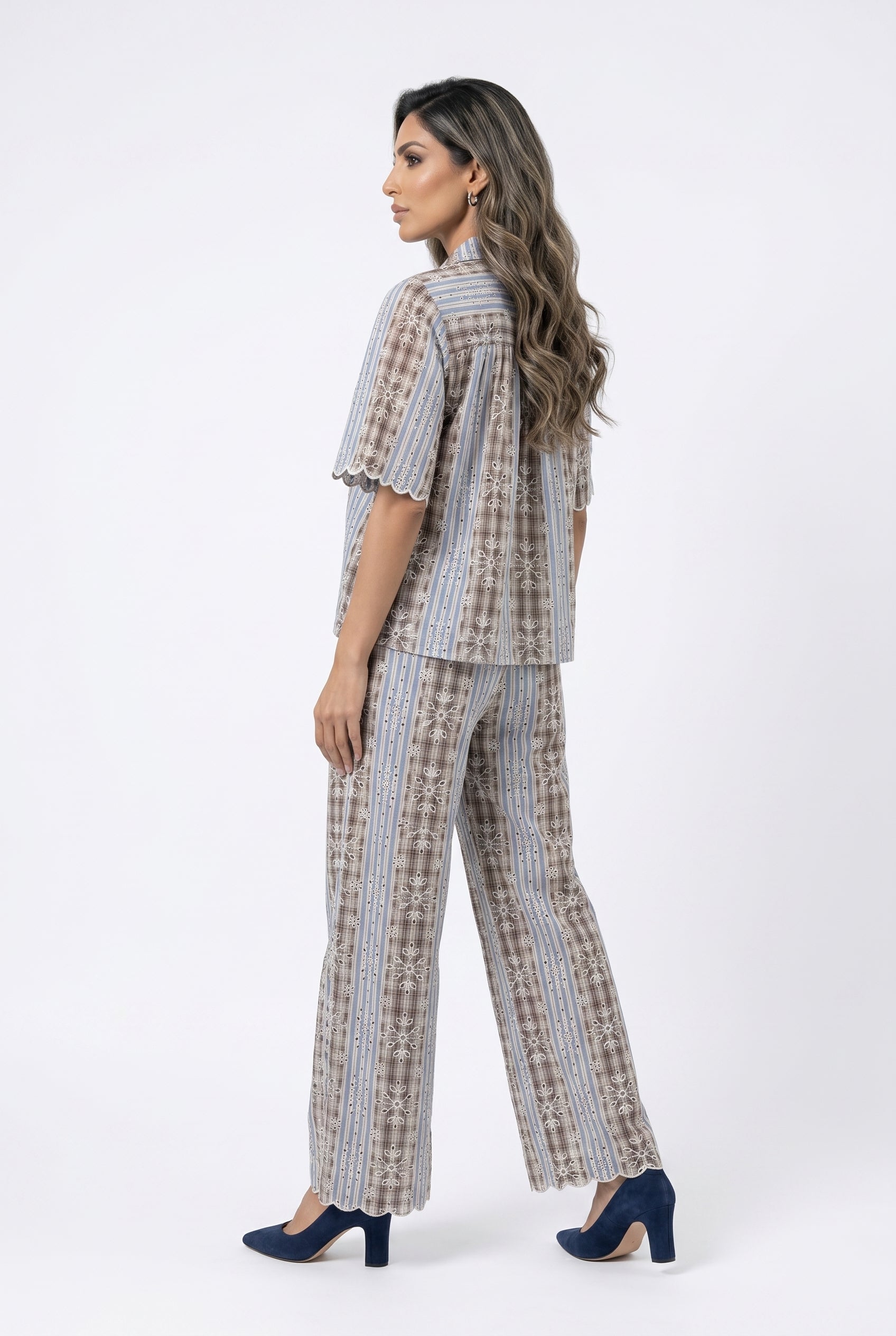 Nickita/Aude Eyelet Embroidery Top and Pants بلوزة وبنطال مطرزان بفتحات معدنية - Brown Loft