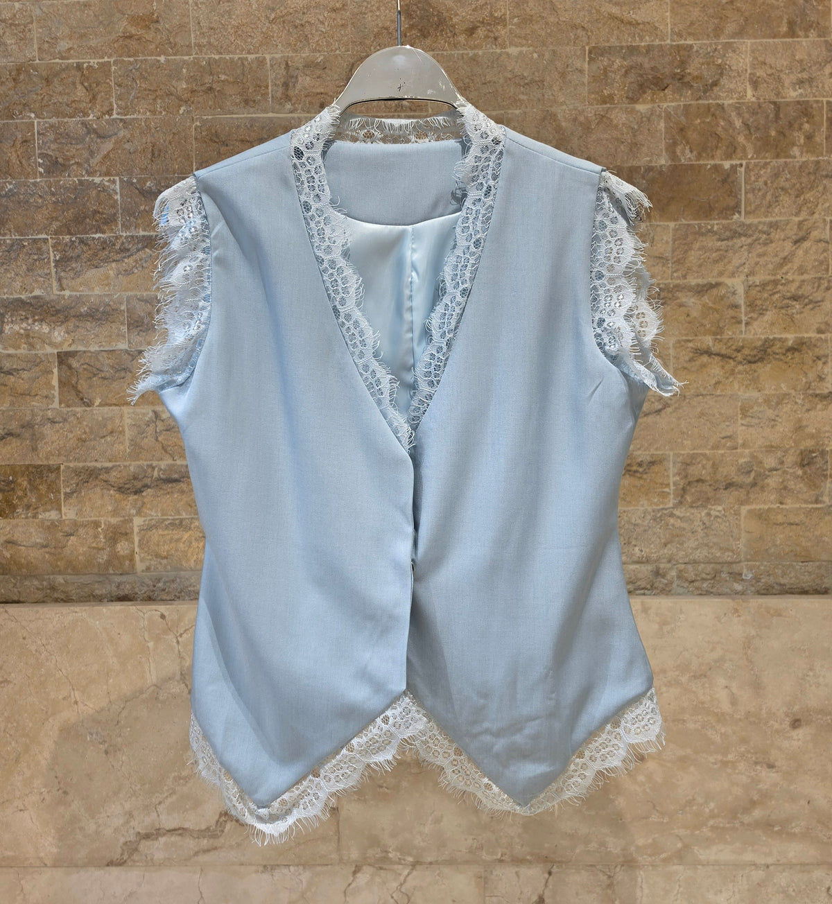 Single Snap Buttoned Sleeveless Vest JM33611