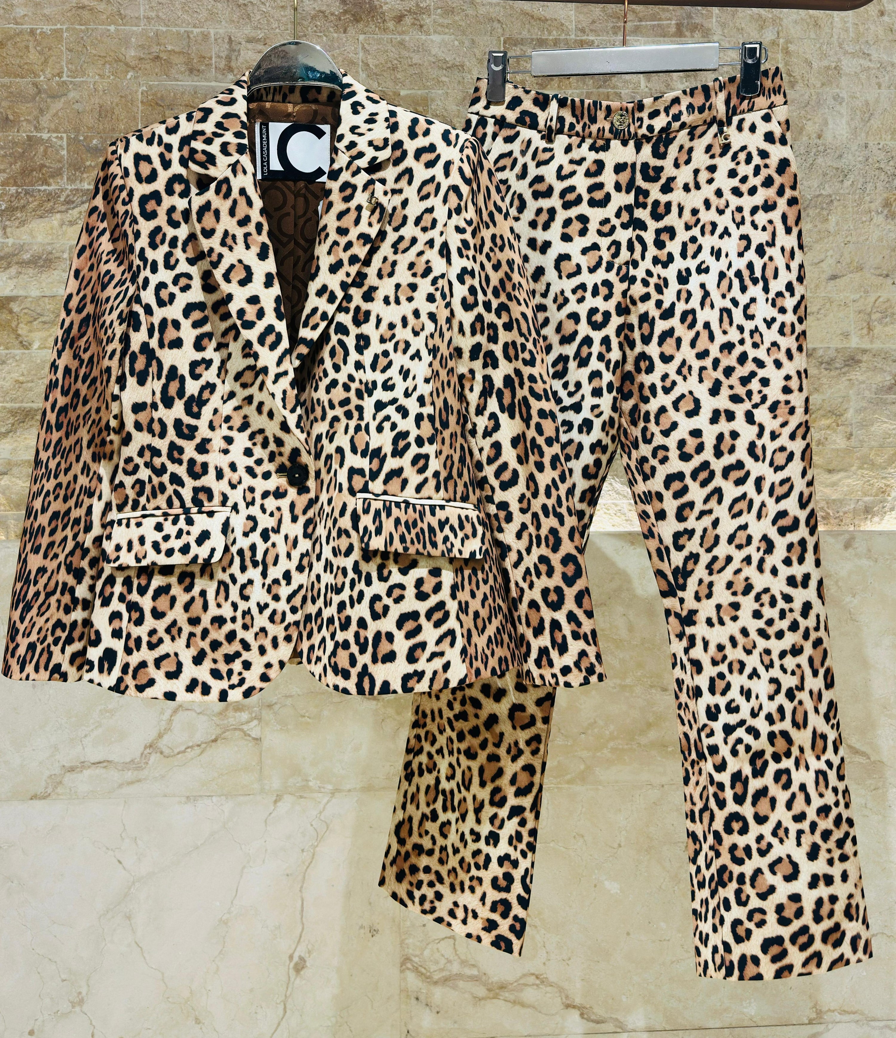 LS2602033/4033 Leopard Print Jacket and Pants سترة وبنطال بنقشة الفهد - Brown Loft