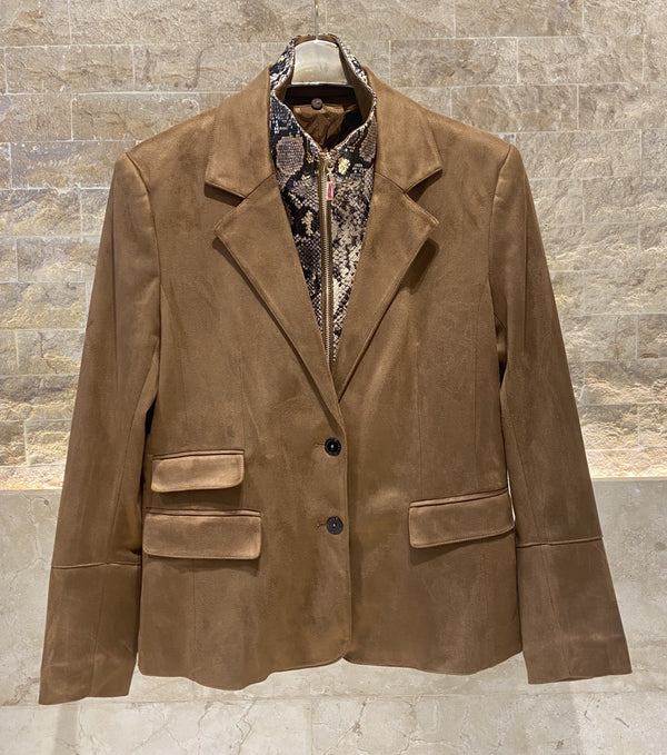 2502003  Tailored Fit Faux Suede Jacket سترة مصممة خصيصًا من جلد الغزال الصناعي