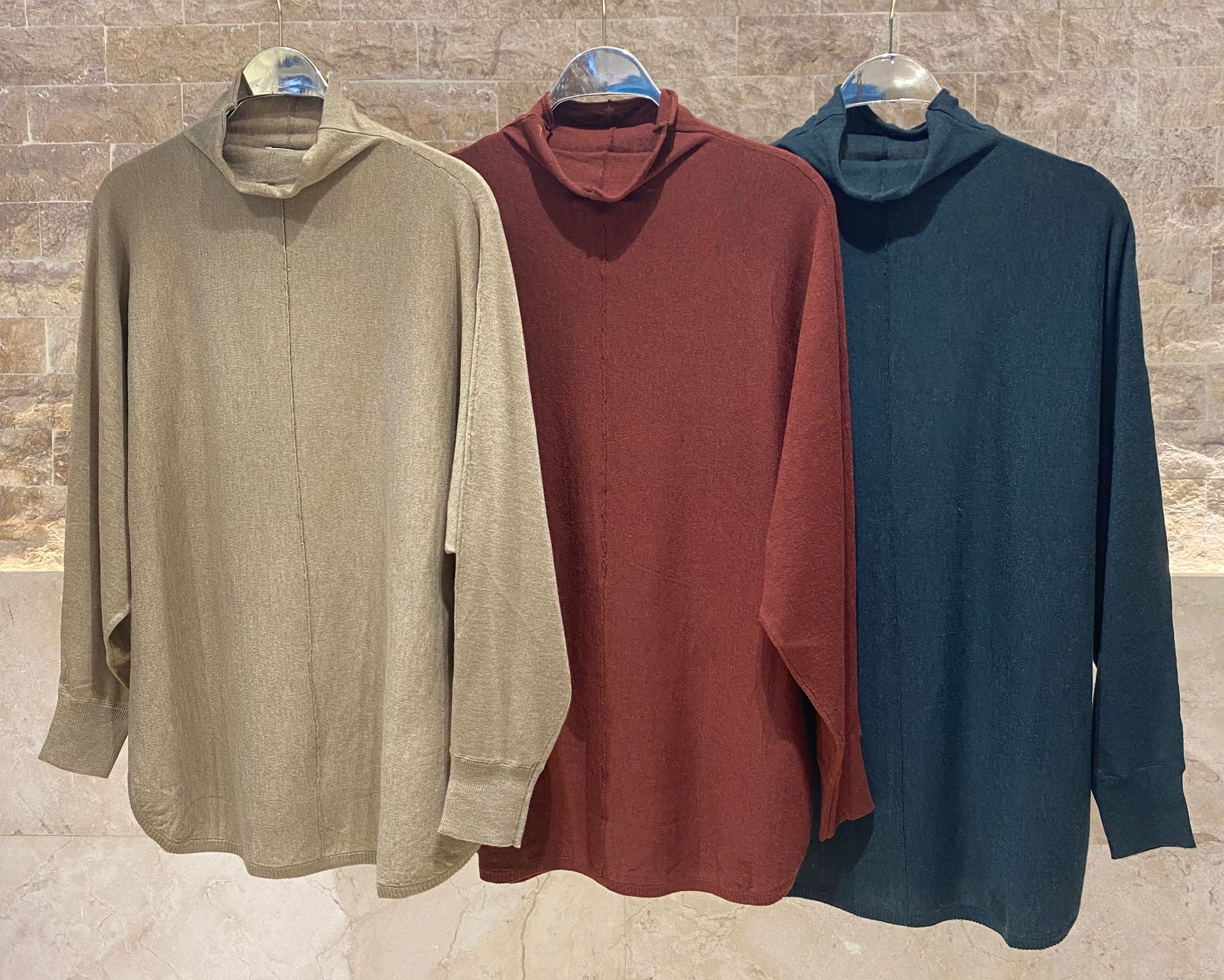 25AW-1003  Oversized Sweater Knit Top بلوزة محبوكة كبيرة الحجم
