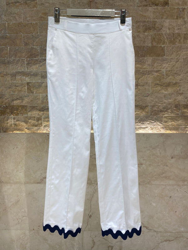 33291 Straight Cut Mid Rise Pants بنطال بقصة مستقيمة وخصر متوسط الارتفاع