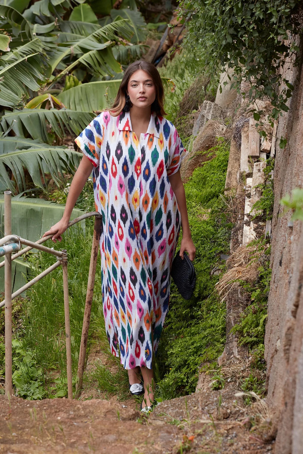 Naiara Kaftan  Multicolored Geometric Ikat Print Kaftan قفطان مطبوع بنقوش إيكات هندسية متعددة الألوان