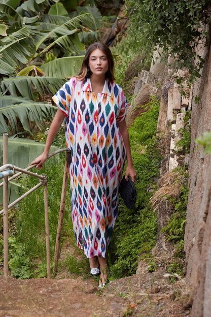 Naiara Kaftan  Multicolored Geometric Ikat Print Kaftan قفطان مطبوع بنقوش إيكات هندسية متعددة الألوان