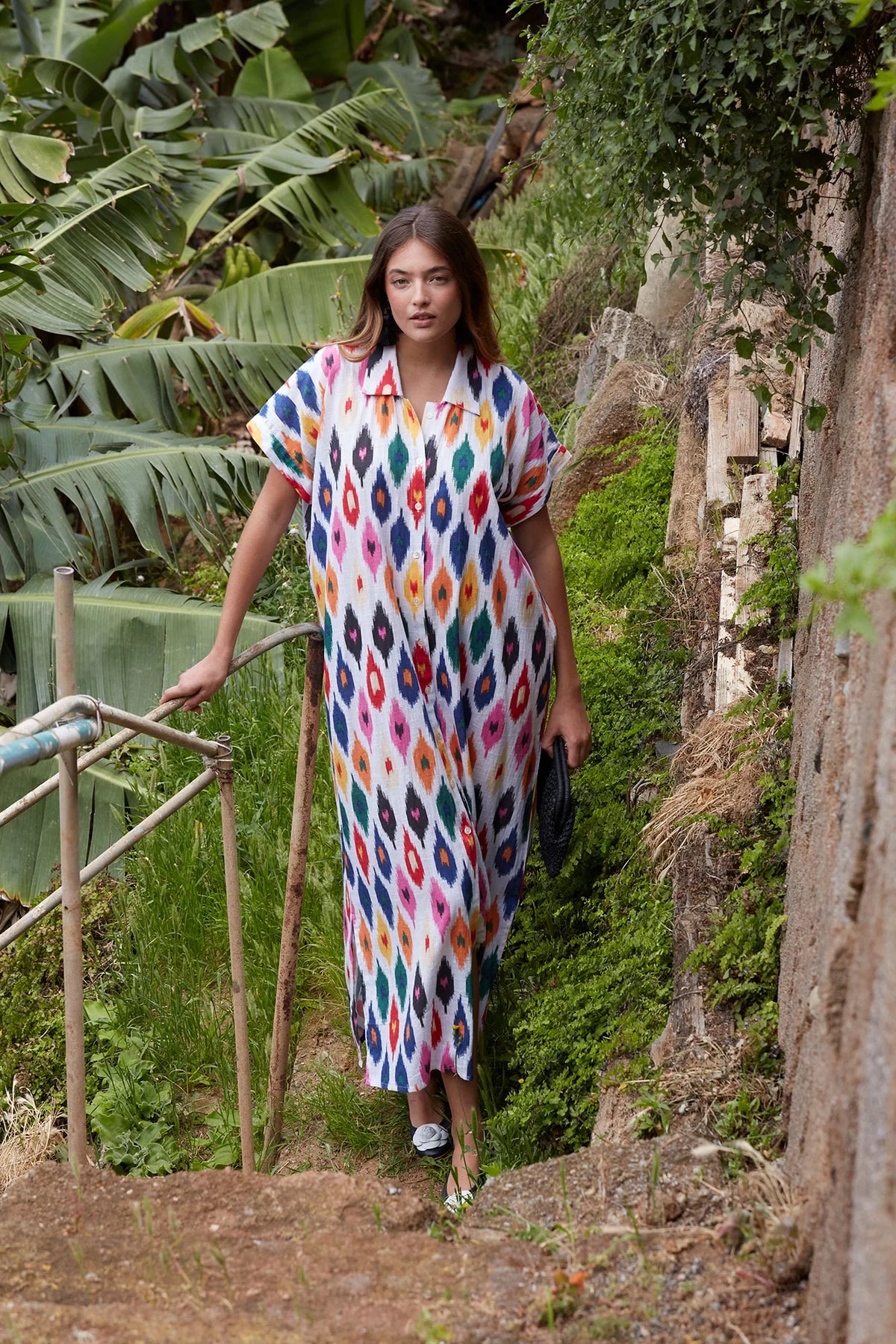 Naiara Kaftan  Multicolored Geometric Ikat Print Kaftan قفطان مطبوع بنقوش إيكات هندسية متعددة الألوان